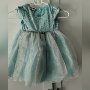 Beautiful Dress used but in good condition..